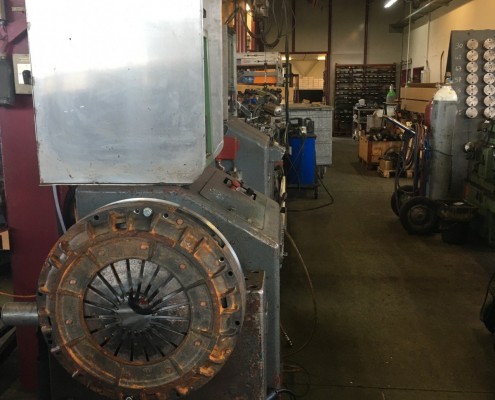 Equilibrage d'un volant moteur et mécanisme d'embrayage