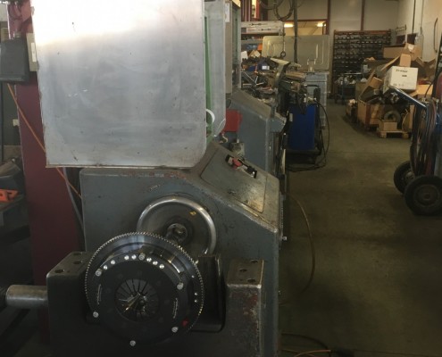 Equilibrage dynamique d'un volant moteur et mécanisme d'embrayage