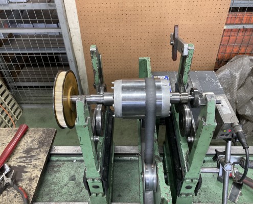 Equilibrage dynamique d'un rotor avec deux poulies